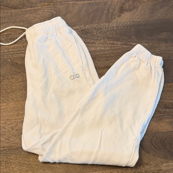 ALO Yoga Pants - ALO Yoga accolade white Sweatpants